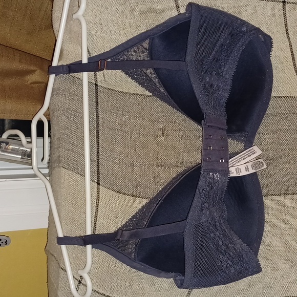 Victoria Secret 32DDD(F) Bra - Picture 2 of 3